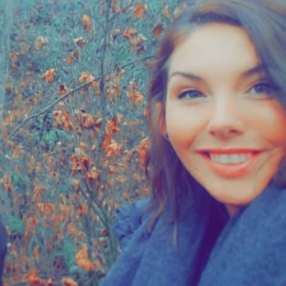 Meet your Posher, Kels & Cass - Picture 4 of 4